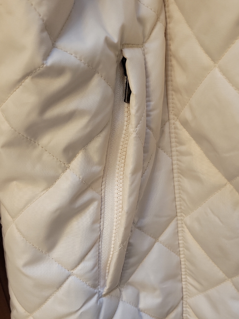 Columbia Women's Cream Quilted Puffer Jacket with Hood - Picture 3 of 4